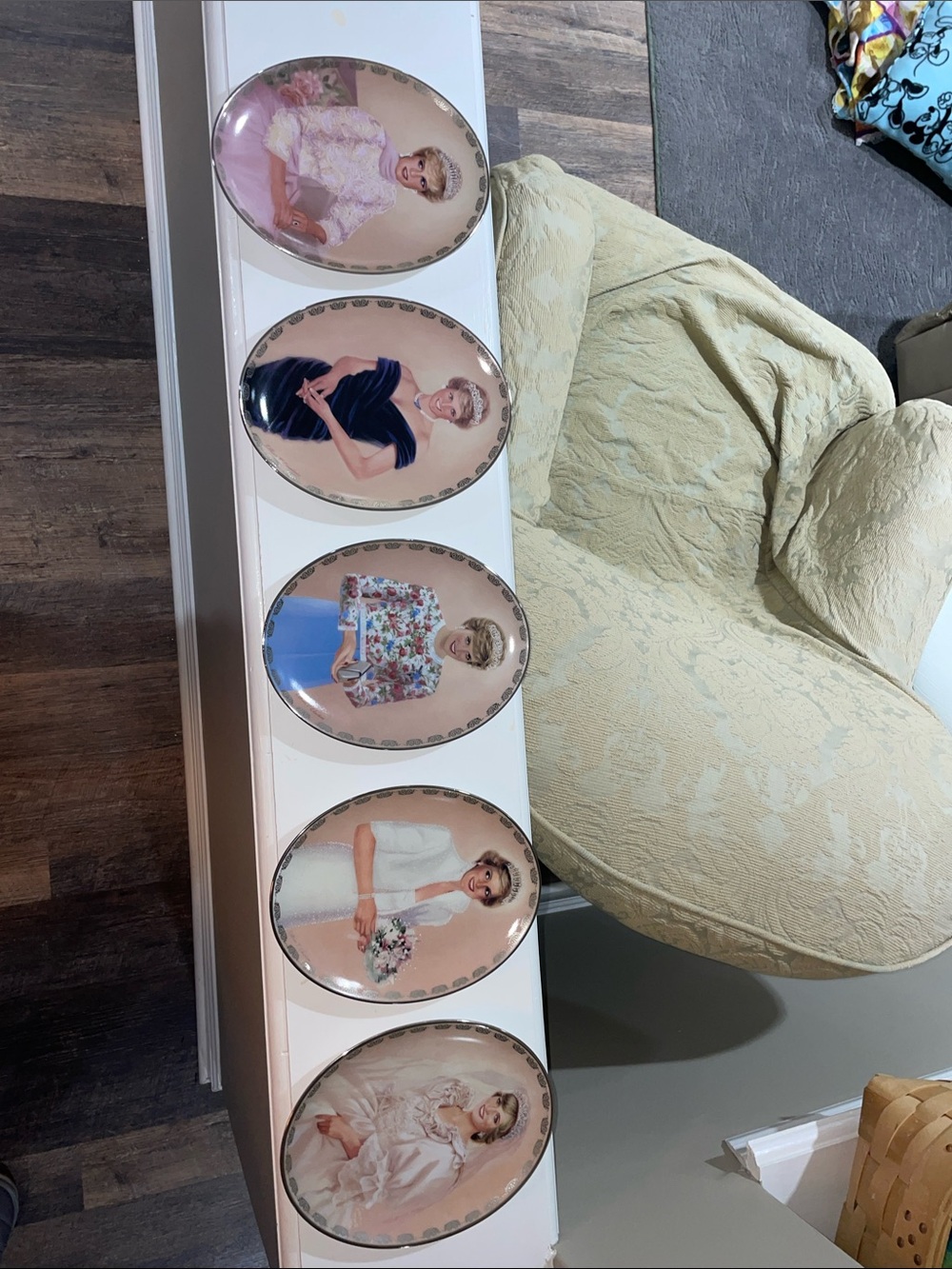 Set of 5 princess Diana Portrait Plates - Pastel Pink Background